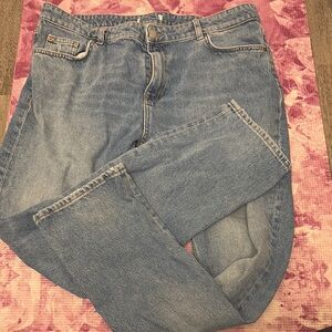 H&M Blue High Rise Jeans with Classic Denim Design